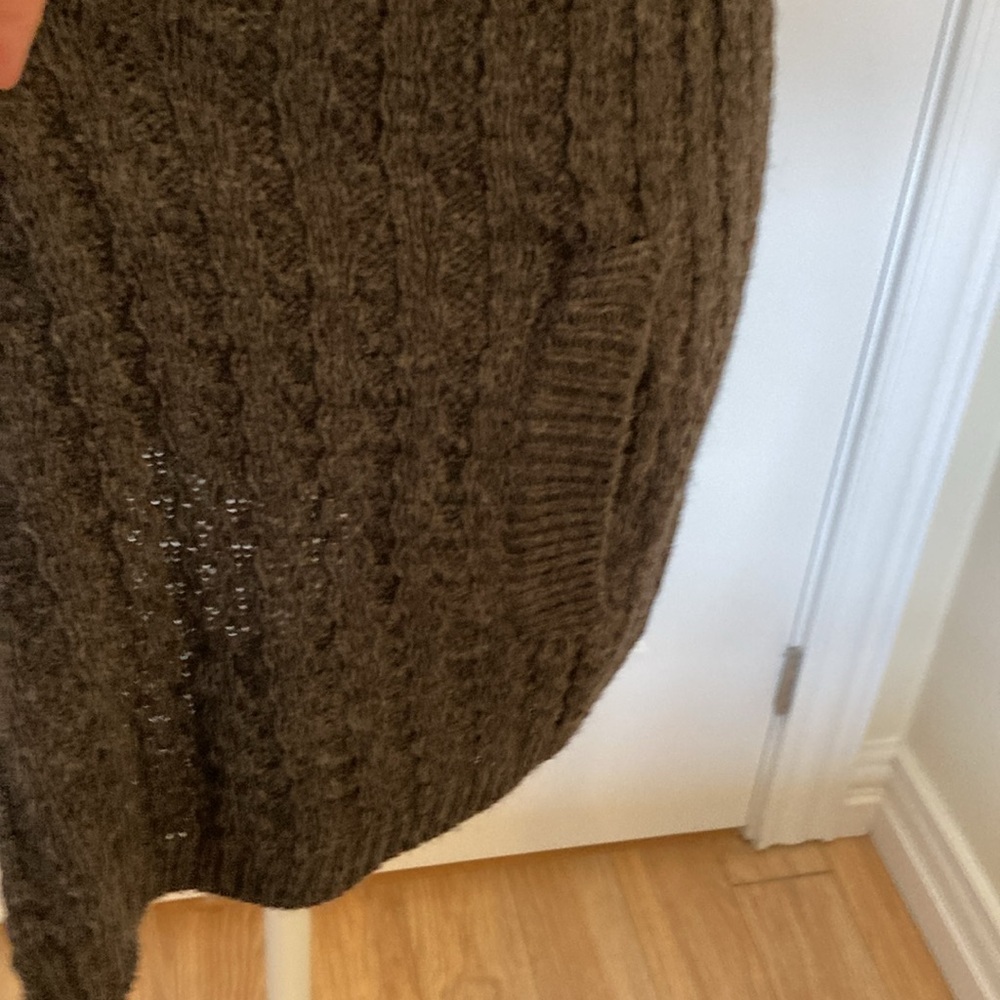 Urban Behaviour Women's Brown Knit Sweater Size L EUC - Picture 3 of 13